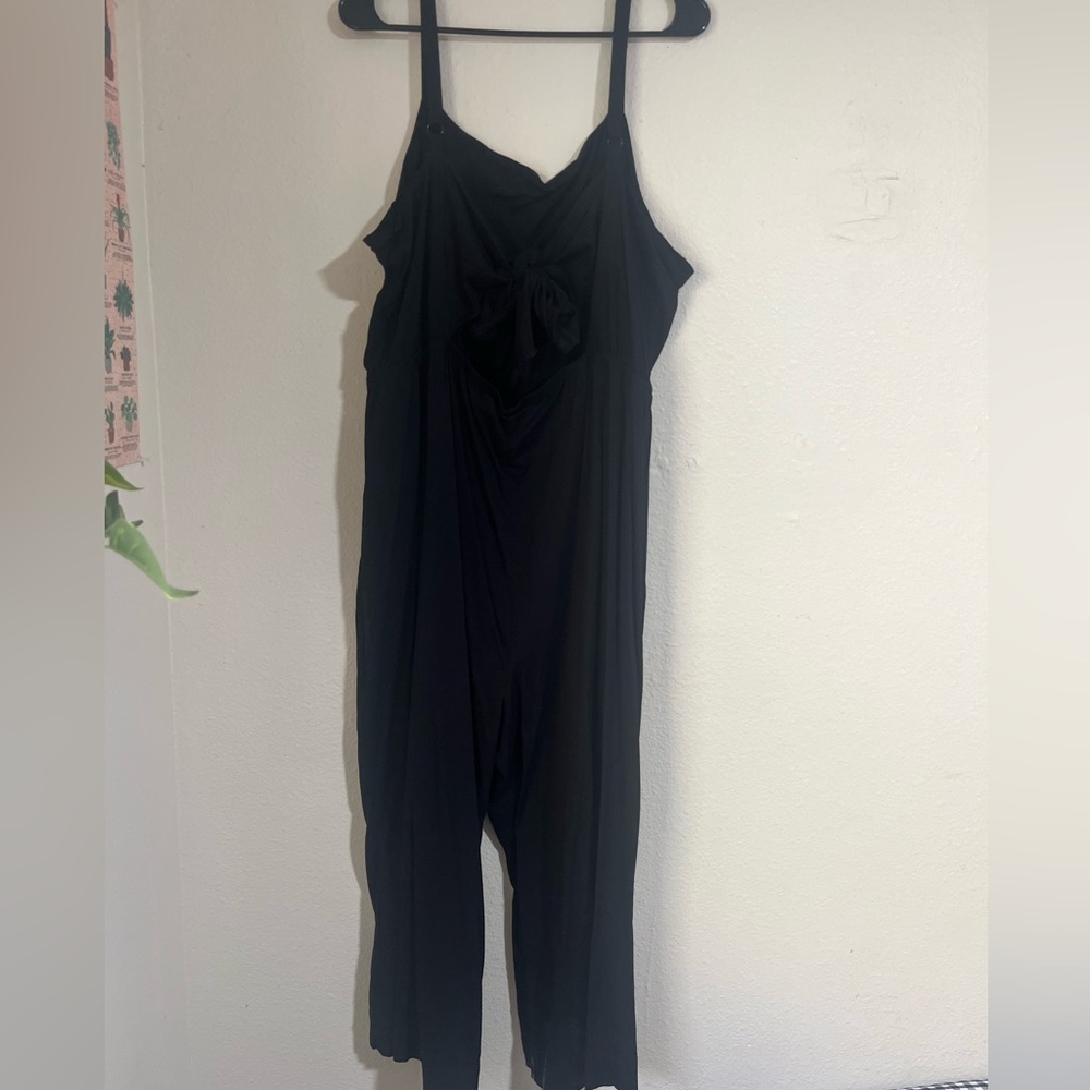 Old Navy: Women’s Black Sleeveless Back Tie Jumpsuit - Picture 2 of 4
